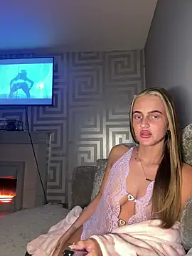 Snapshot of Exotic-Elsie chatting on May 14, 2026, 10:07 pm Exotic-Elsie online show from May 14, 2026, 10:07 pm