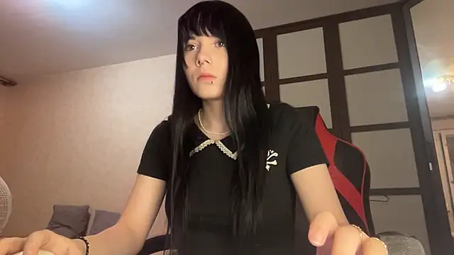 gothicq online show from May 6, 2026, 7:51 pm