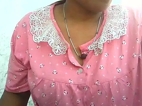 Snapshot of RubinaKhan6 chatting on May 14, 2026, 1:30 pm RubinaKhan6 online show from May 14, 2026, 1:30 pm