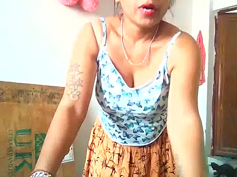 Snapshot of RubinaKhan6 chatting on May 20, 2026, 2:52 am RubinaKhan6 online show from May 20, 2026, 2:52 am