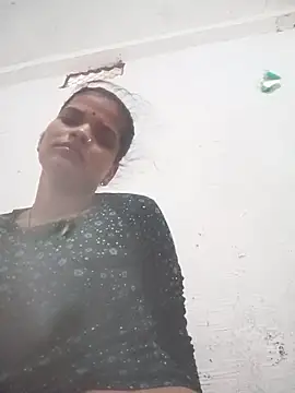 Snapshot of Student_garl_1 chatting on June 4, 2026, 12:10 pm Student garl 1 online show from June 4, 2026, 12:10 pm