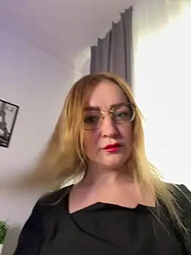 CherryChaos  online show from June 11, 2026, 6:21 am
