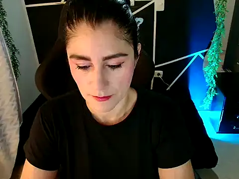 Snapshot of LUCYMILF_SEXY chatting on May 11, 2026, 6:05 pm LUCYMILF SEXY online show from May 11, 2026, 6:05 pm