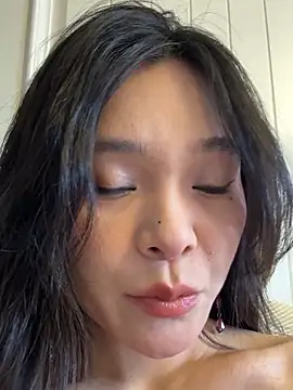 Naomi 8899 online show from May 4, 2026, 9:34 am