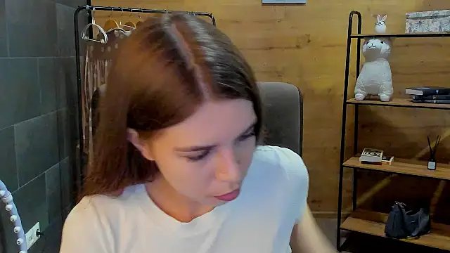 RuthhCox online show from May 15, 2026, 1:20 pm