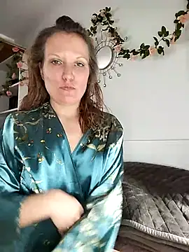 Snapshot of Candy_Cougar chatting on July 13, 2026, 6:56 am Candy Cougar online show from July 13, 2026, 6:56 am