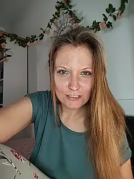 Snapshot of Candy_Cougar chatting on July 15, 2026, 7:04 am Candy Cougar online show from July 15, 2026, 7:04 am
