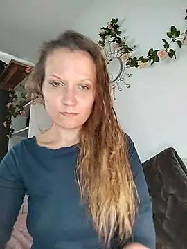 Snapshot of Candy_Cougar chatting on July 4, 2026, 7:04 am Candy Cougar online show from July 4, 2026, 7:04 am
