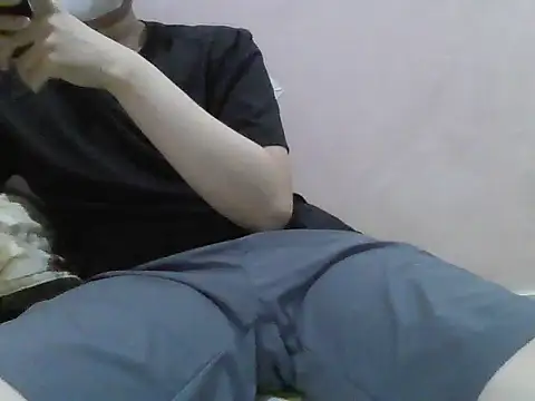 Snapshot of Zineyy chatting on June 2, 2026, 3:45 pm Zineyy online show from June 2, 2026, 3:45 pm