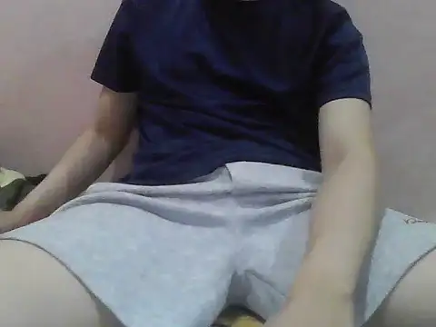 Snapshot of Zineyy chatting on June 6, 2026, 3:50 pm Zineyy online show from June 6, 2026, 3:50 pm