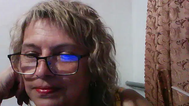 ElizabethGorden online show from July 10, 2026, 5:57 pm