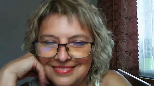ElizabethGorden online show from July 15, 2026, 1:18 pm