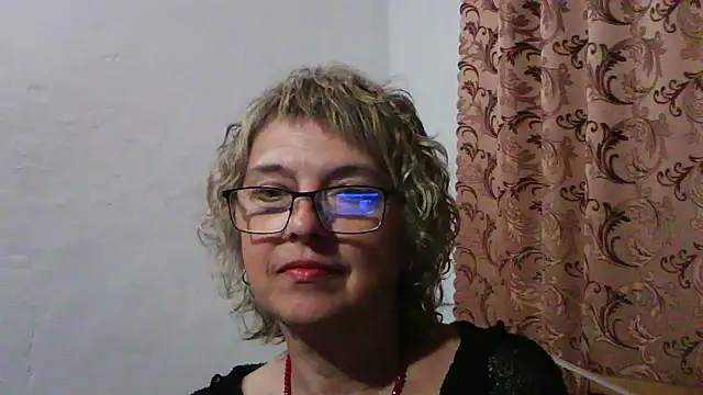 ElizabethGorden online show from June 21, 2026, 7:08 pm