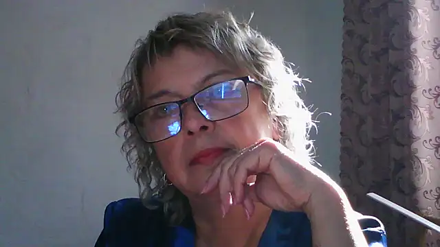 ElizabethGorden online show from July 25, 2026, 5:15 am
