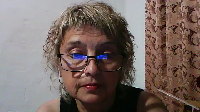 ElizabethGorden online show from June 30, 2026, 6:52 pm