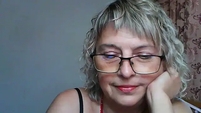 ElizabethGorden online show from August 3, 2026, 1:39 pm