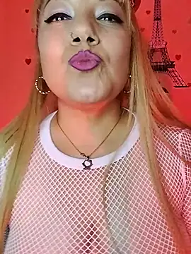 Snapshot of Venuss_Milf chatting on May 26, 2026, 11:25 pm Venuss Milf online show from May 26, 2026, 11:25 pm