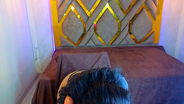 Snapshot of Ey_Im_simone_ chatting on May 11, 2026, 4:04 pm Ey Im simone online show from May 11, 2026, 4:04 pm