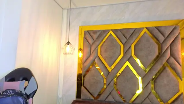 Snapshot of Ey_Im_simone_ chatting on May 20, 2026, 12:13 pm Ey Im simone online show from May 20, 2026, 12:13 pm