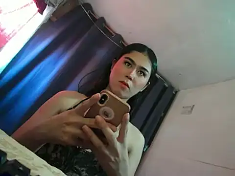 Snapshot of Alluringluna chatting on May 8, 2026, 7:45 am Alluringluna online show from May 8, 2026, 7:45 am