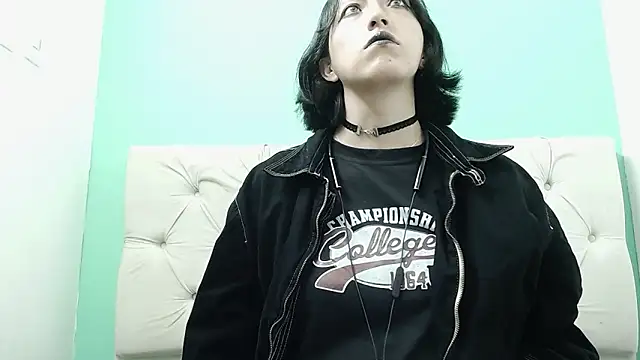 amoremerchmar online show from June 16, 2026, 3:17 am