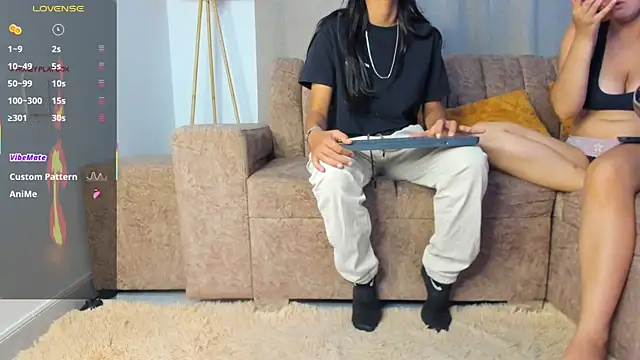 ElizabethAndEliana online show from July 17, 2026, 12:46 pm