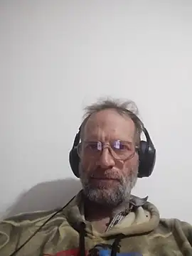 Snapshot of CulturedBus909 chatting on June 10, 2026, 8:15 am CulturedBus909 online show from June 10, 2026, 8:15 am