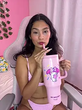 Snapshot of melody_flowers18 chatting on May 10, 2026, 2:48 am melody flowers18 online show from May 10, 2026, 2:48 am