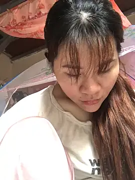 YuZi Vietgirl online show from May 18, 2026, 9:47 am