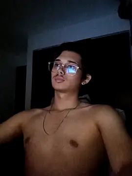 Snapshot of x-NoAh-x chatting on June 8, 2026, 3:40 am x-NoAh-x online show from June 8, 2026, 3:40 am
