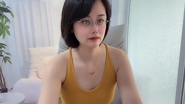Snapshot of Naomi_Z chatting on June 4, 2026, 1:21 am Naomi Z online show from June 4, 2026, 1:21 am