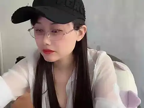 Snapshot of Naomi_Z chatting on May 9, 2026, 10:57 pm Naomi Z online show from May 9, 2026, 10:57 pm