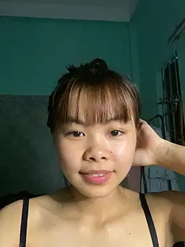 Snapshot of Cry_sexy chatting on May 27, 2026, 6:21 am Cry sexy online show from May 27, 2026, 6:21 am