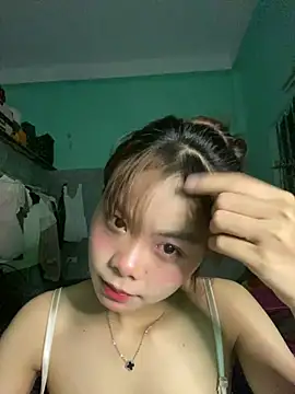 Snapshot of Cry_sexy chatting on May 18, 2026, 3:17 pm Cry sexy online show from May 18, 2026, 3:17 pm