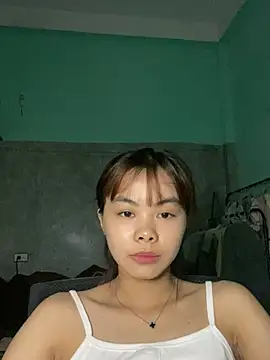 Snapshot of Cry_sexy chatting on June 19, 2026, 4:29 am Cry sexy online show from June 19, 2026, 4:29 am