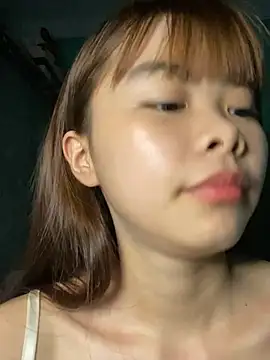 Snapshot of Cry_sexy chatting on July 23, 2026, 5:09 pm Cry sexy online show from July 23, 2026, 5:09 pm