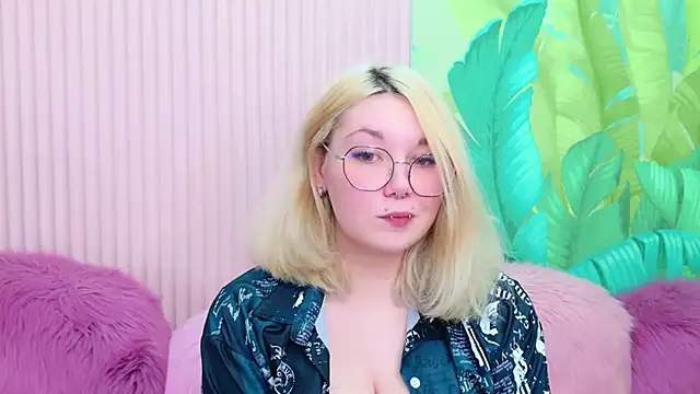 Cassey Well online show from May 10, 2026, 4:20 pm