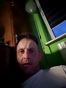 Snapshot of Marcin43w chatting on May 14, 2026, 7:33 pm Marcin43w online show from May 14, 2026, 7:33 pm