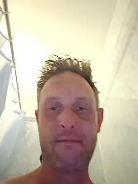 Snapshot of Marcin43w chatting on May 15, 2026, 7:56 pm Marcin43w online show from May 15, 2026, 7:56 pm