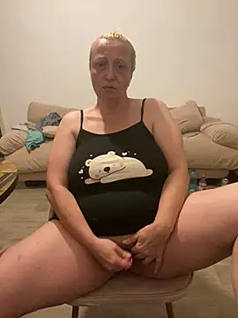 Snapshot of Melinastarr88 chatting on July 13, 2026, 3:50 am Melinastarr88 online show from July 13, 2026, 3:50 am