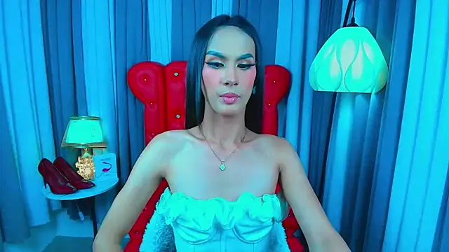 Snapshot of Estella_Hilton chatting on June 1, 2026, 8:14 am Estella Hilton online show from June 1, 2026, 8:14 am