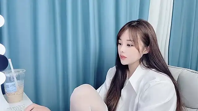Snapshot of Qingqing19 chatting on June 15, 2026, 2:23 am Qingqing19 online show from June 15, 2026, 2:23 am