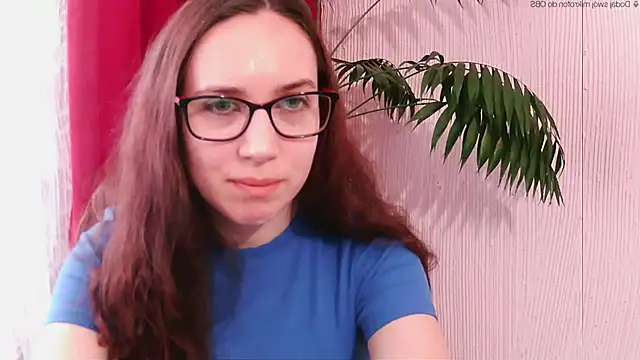 EmilyHotAngel online show from May 7, 2026, 4:10 pm