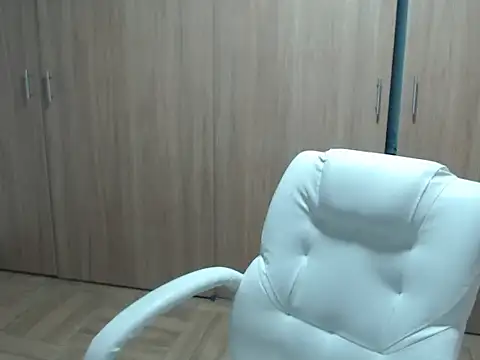 Snapshot of Haileey_ross chatting on June 1, 2026, 11:54 am Haileey ross online show from June 1, 2026, 11:54 am