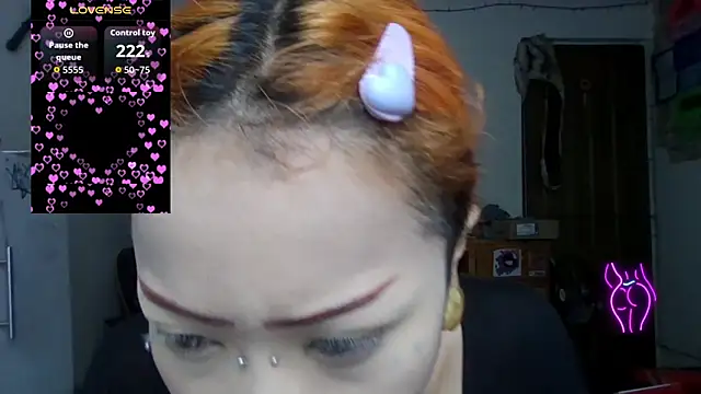 Snapshot of suky_fox chatting on May 18, 2026, 4:12 pm suky fox online show from May 18, 2026, 4:12 pm