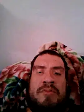 Snapshot of Almircorral2211 chatting on June 22, 2026, 3:47 am Almircorral2211 online show from June 22, 2026, 3:47 am