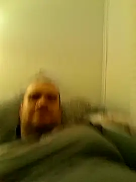 Snapshot of Almircorral2211 chatting on June 30, 2026, 4:01 am Almircorral2211 online show from June 30, 2026, 4:01 am