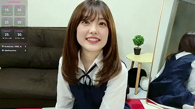 Snapshot of Tsukichan_ chatting on June 7, 2026, 2:28 am Tsukichan online show from June 7, 2026, 2:28 am