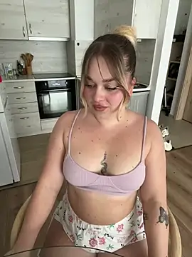 Snapshot of lilixcake chatting on May 27, 2026, 12:56 pm lilixcake online show from May 27, 2026, 12:56 pm