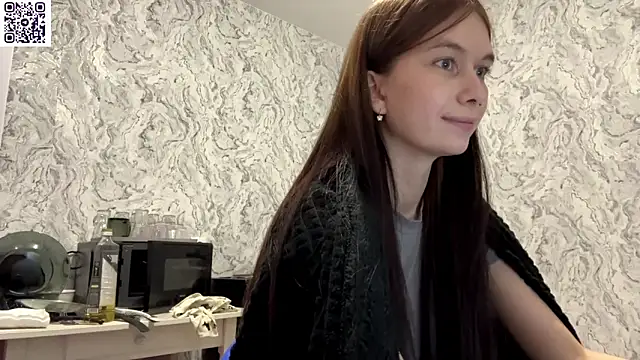 Snapshot of HinaDesire chatting on May 14, 2026, 9:23 pm HinaDesire online show from May 14, 2026, 9:23 pm